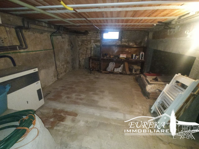 Immagine 22 di Appartamento in vendita  a Castiglione Del Lago