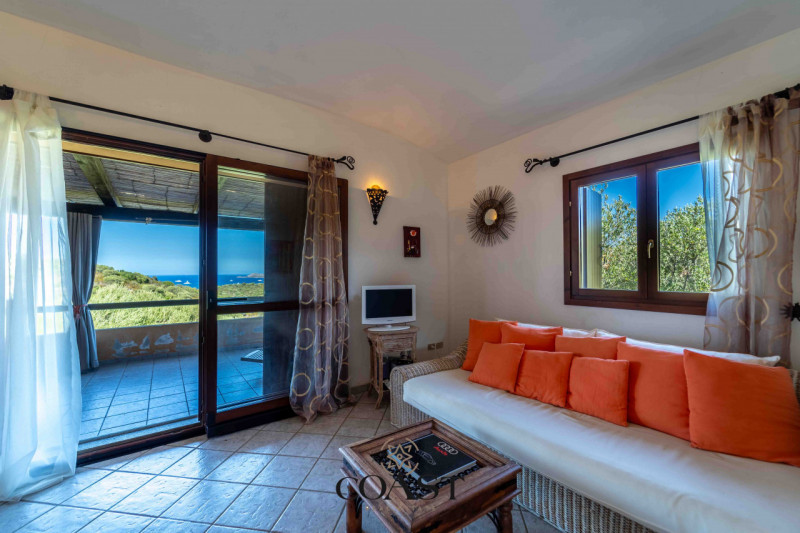 Immagine 2 di Appartamento in vendita  a Olbia