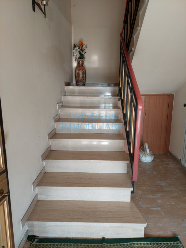 Immagine 4 di Casa indipendente in vendita  a Schio