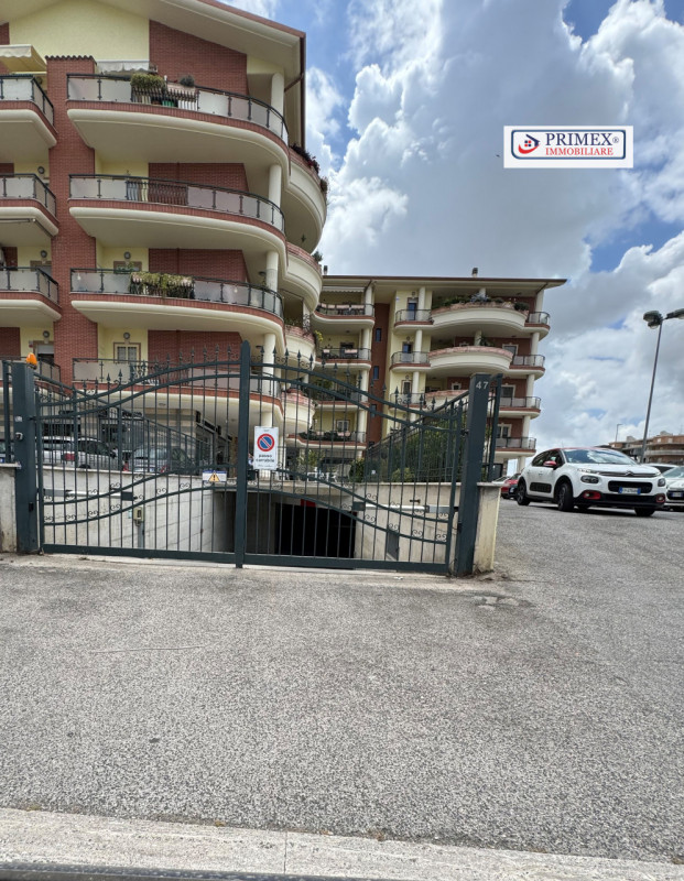 Immagine 1 di Cantina in vendita  in VIA BARTOLOMEO CAVACEPPI a Roma