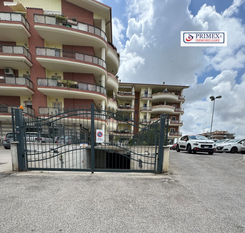 Immagine 2 di Cantina in vendita  in VIA BARTOLOMEO CAVACEPPI a Roma