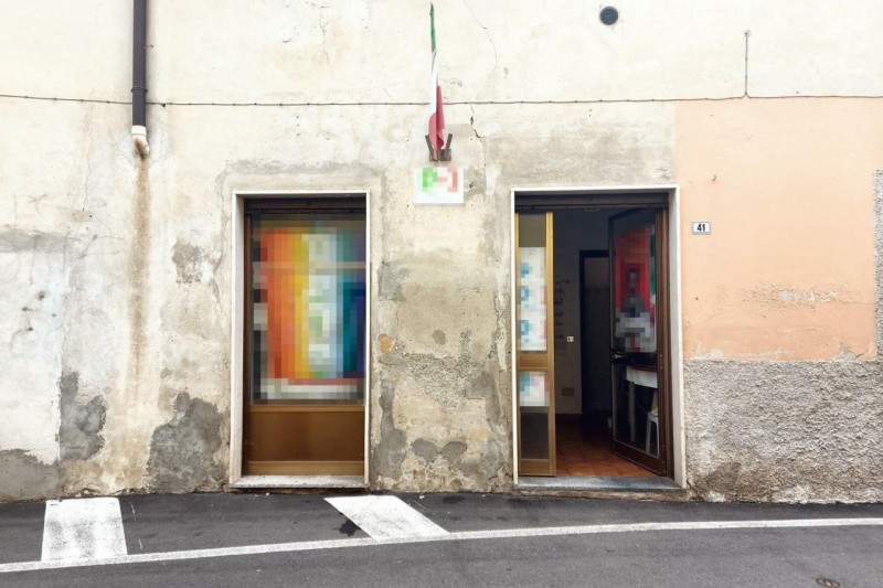 Immagine 2 di Negozio in vendita  in Via Novara, N. 41 a Vanzaghello