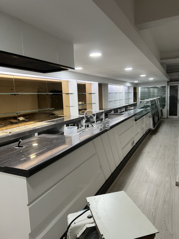 Immagine 1 di Negozio in vendita  in Strada Statale a Reggio Di Calabria