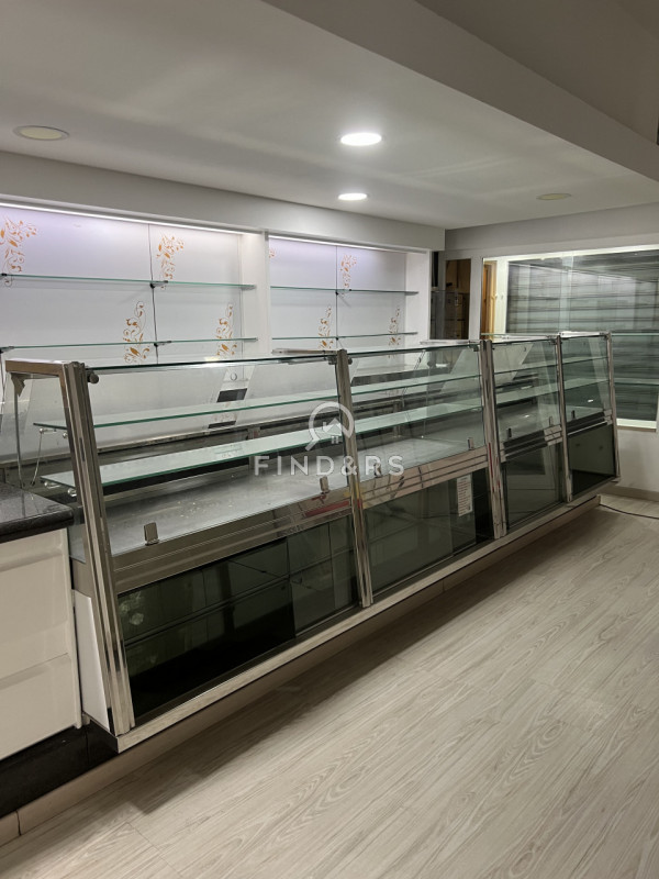 Immagine 8 di Negozio in vendita  in Strada Statale a Reggio Di Calabria