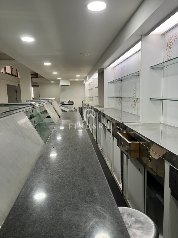 Immagine 9 di Negozio in vendita  in Strada Statale a Reggio Di Calabria