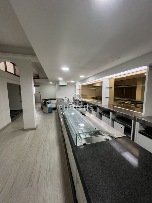 Immagine 10 di Negozio in vendita  in Strada Statale a Reggio Di Calabria