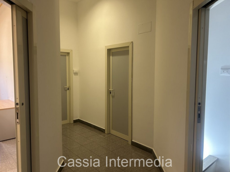 Immagine 8 di Negozio in affitto  in Via Petrarca snc a Civita Castellana