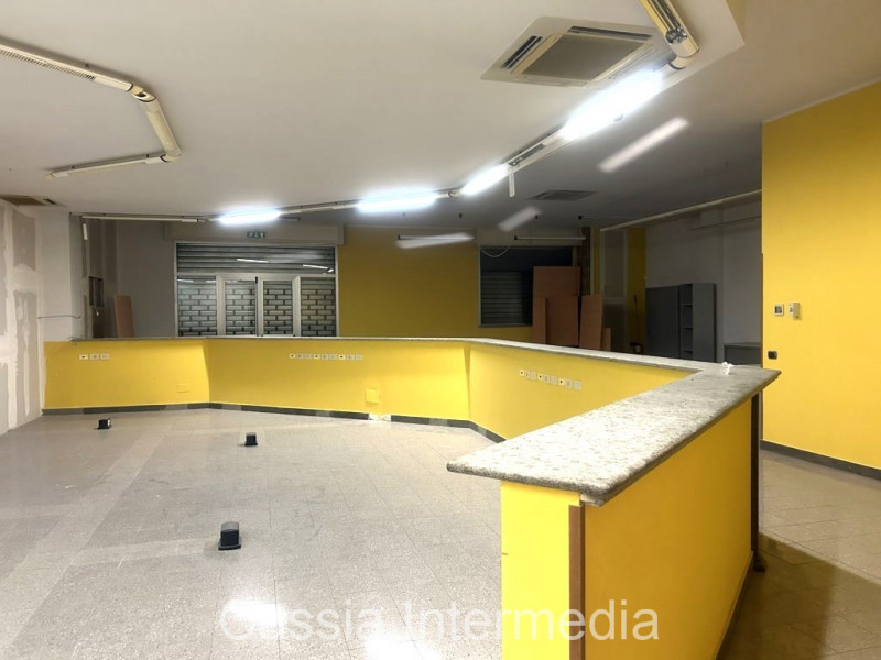 Immagine 16 di Negozio in affitto  in Via Petrarca snc a Civita Castellana