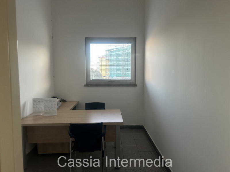 Immagine 19 di Negozio in affitto  in Via Petrarca snc a Civita Castellana