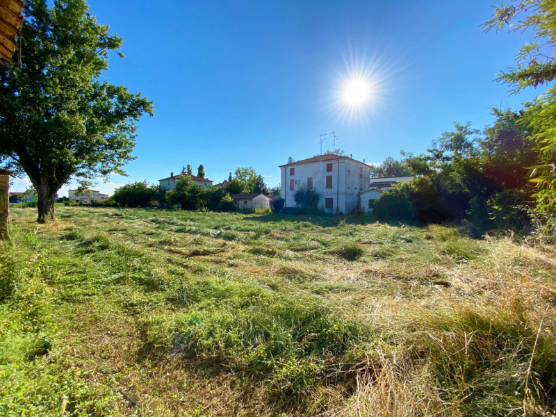 Immagine 4 di Casa indipendente in vendita  in Via Valli, 494 a Mirandola