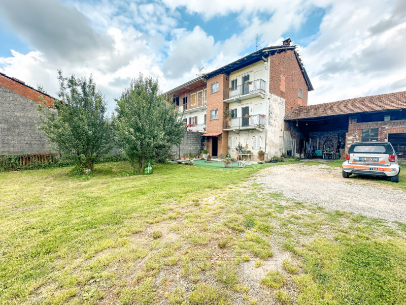 Immagine 2 di Casa indipendente in vendita  in Vicolo Ceraia, 34 a Cavallirio