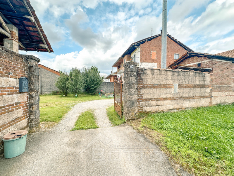 Immagine 23 di Casa indipendente in vendita  in Vicolo Ceraia, 34 a Cavallirio