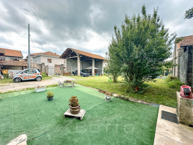 Immagine 31 di Casa indipendente in vendita  in Vicolo Ceraia, 34 a Cavallirio