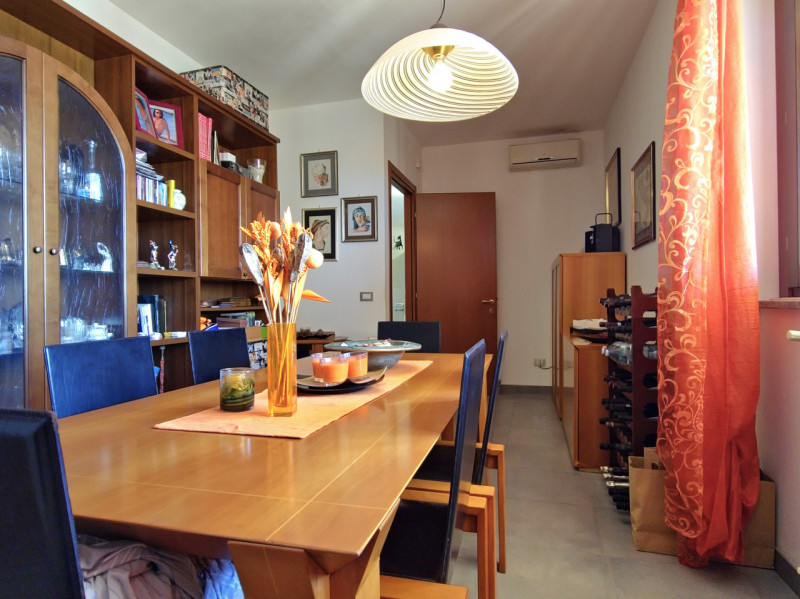 Immagine 20 di Attico in vendita  in Via Abbiategrasso, a Roma