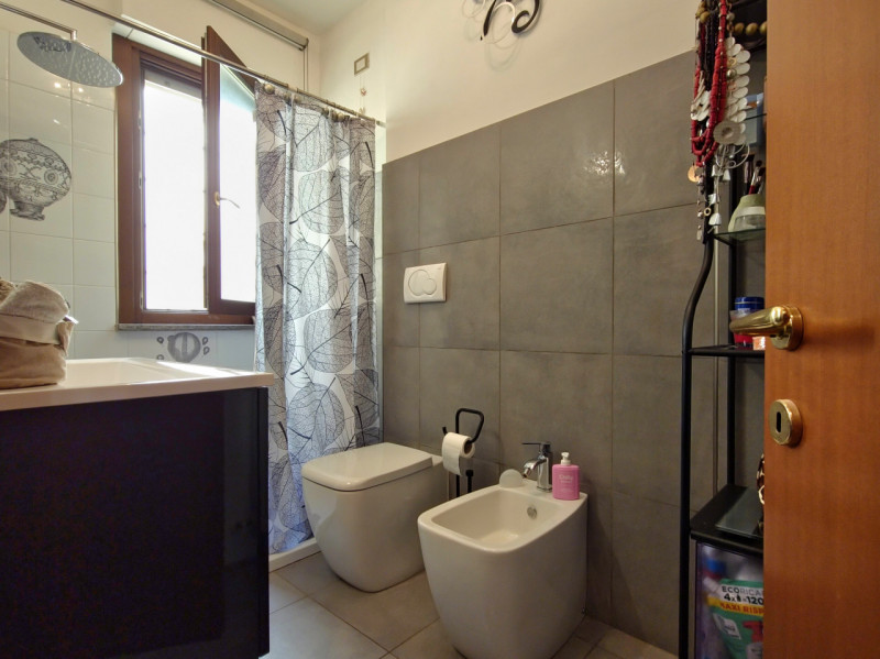 Immagine 26 di Attico in vendita  in Via Abbiategrasso, a Roma