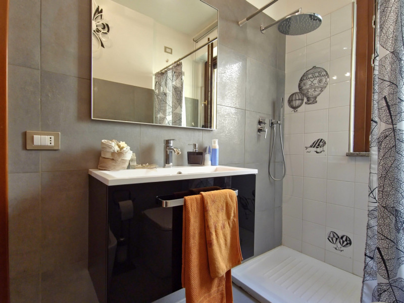 Immagine 28 di Attico in vendita  in Via Abbiategrasso, a Roma