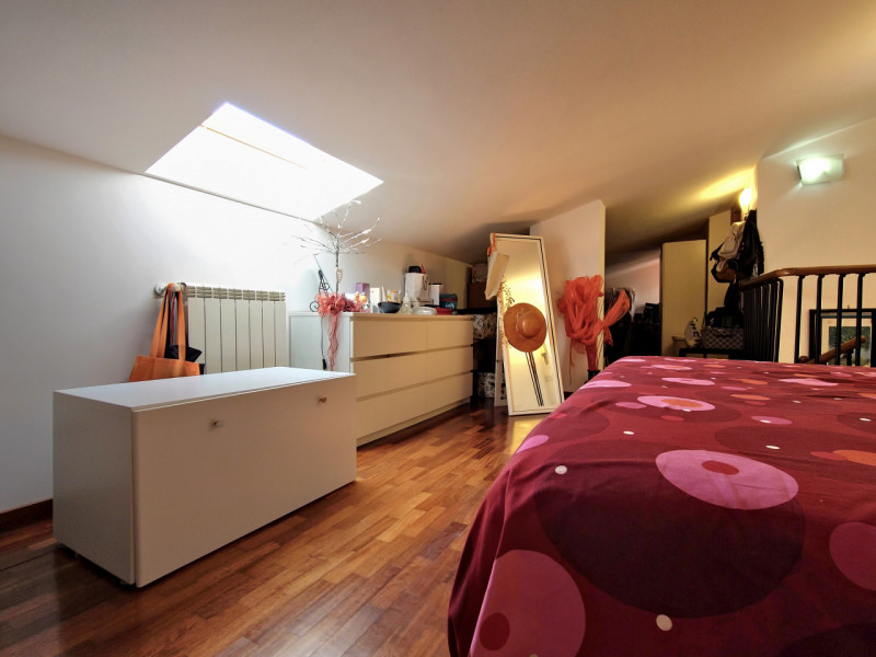 Immagine 55 di Attico in vendita  in Via Abbiategrasso, a Roma