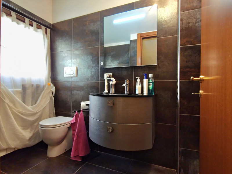 Immagine 61 di Attico in vendita  in Via Abbiategrasso, a Roma