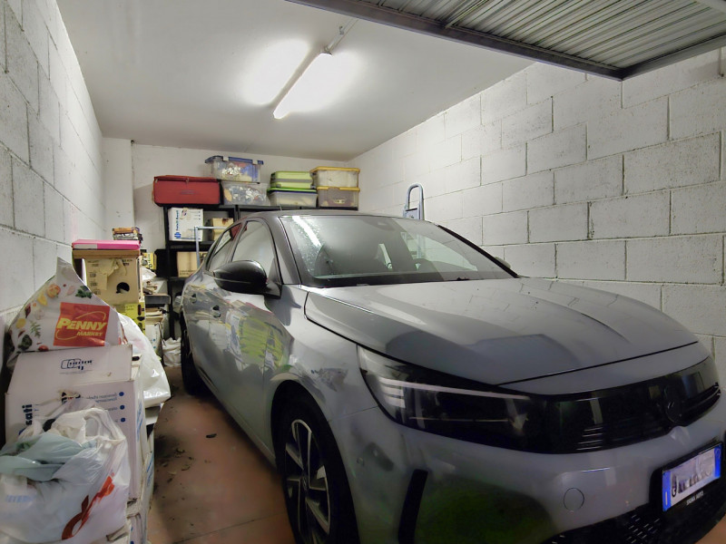 Immagine 73 di Attico in vendita  in Via Abbiategrasso, a Roma