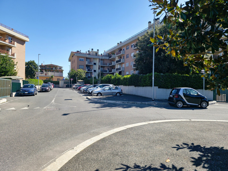 Immagine 79 di Attico in vendita  in Via Abbiategrasso, a Roma