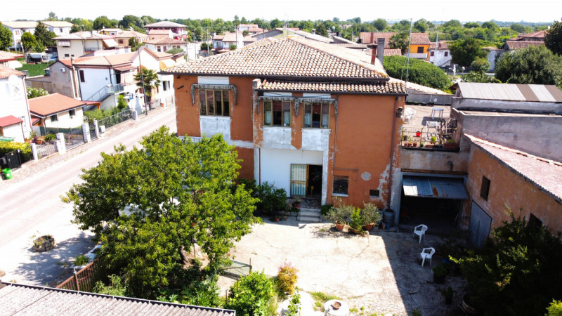 Immagine 11 di Casa indipendente in vendita  in Via Adige a Anguillara Veneta