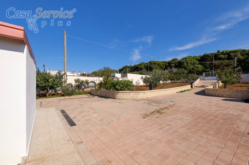 Immagine 4 di Villa in vendita  in Via Scalelle a Gallipoli