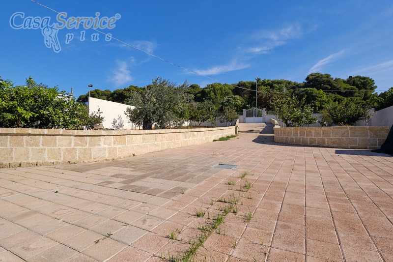 Immagine 5 di Villa in vendita  in Via Scalelle a Gallipoli