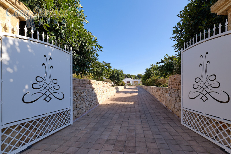 Immagine 36 di Villa in vendita  in Via Scalelle a Gallipoli