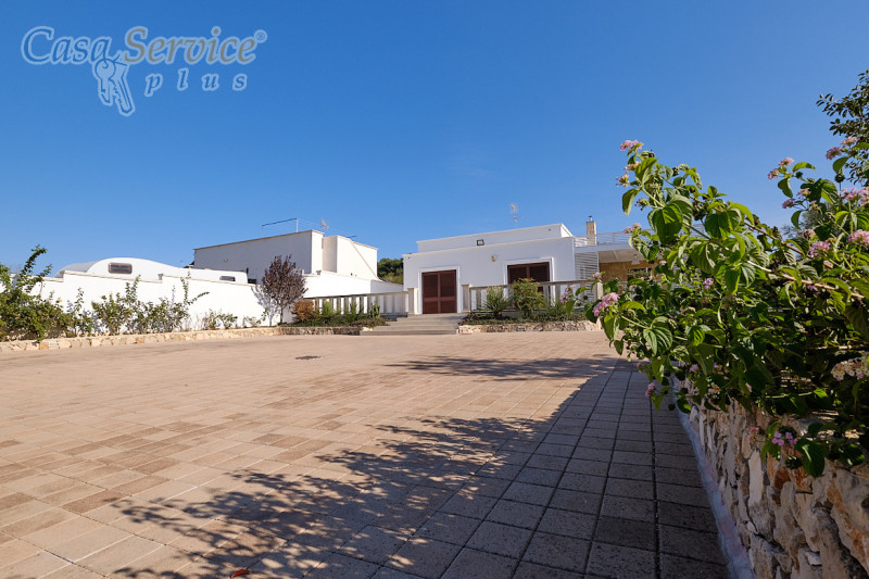 Immagine 40 di Villa in vendita  in Via Scalelle a Gallipoli