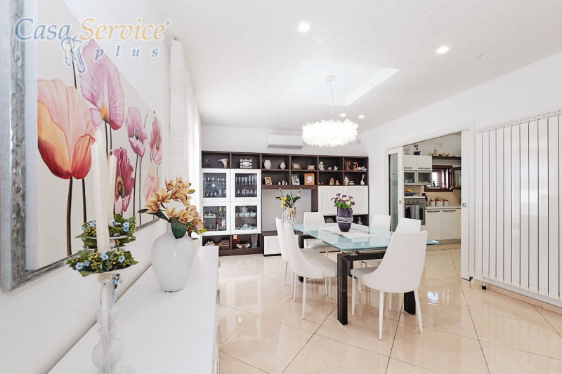 Immagine 55 di Villa in vendita  in Via Scalelle a Gallipoli