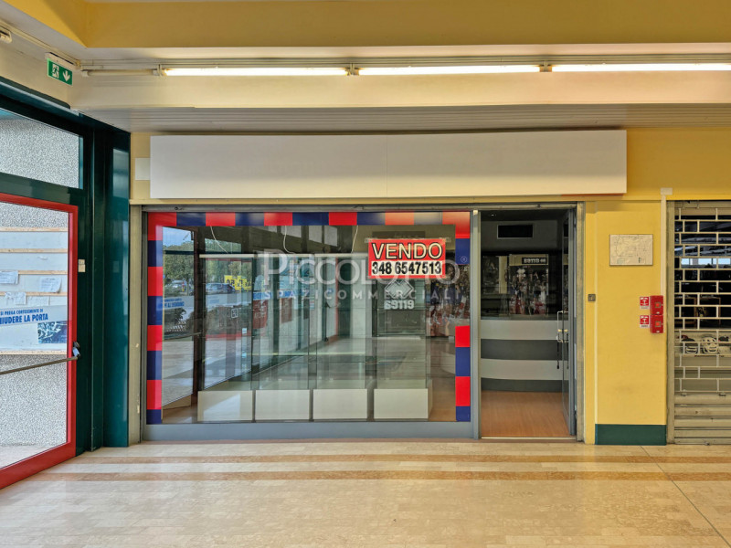 Immagine 3 di Negozio in vendita  in via Feltrina a Crocetta Del Montello
