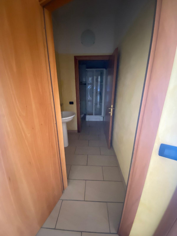 Immagine 4 di Negozio in affitto  in Via Udine a Vigodarzere