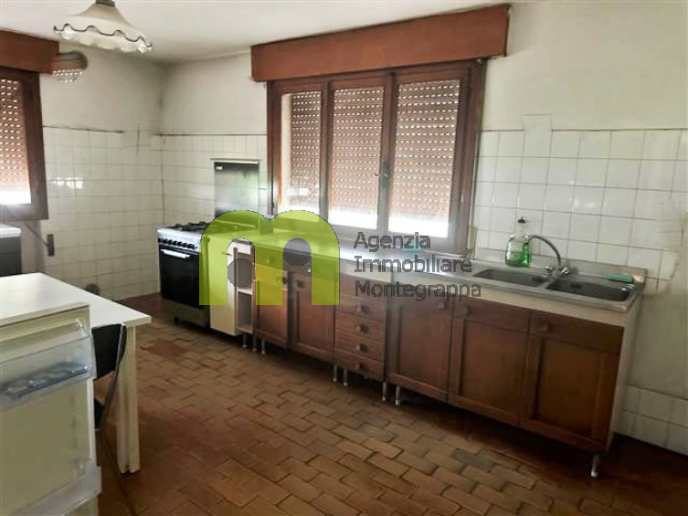 Immagine 10 di Villa in vendita  in Via Pacinotti a Piombino Dese