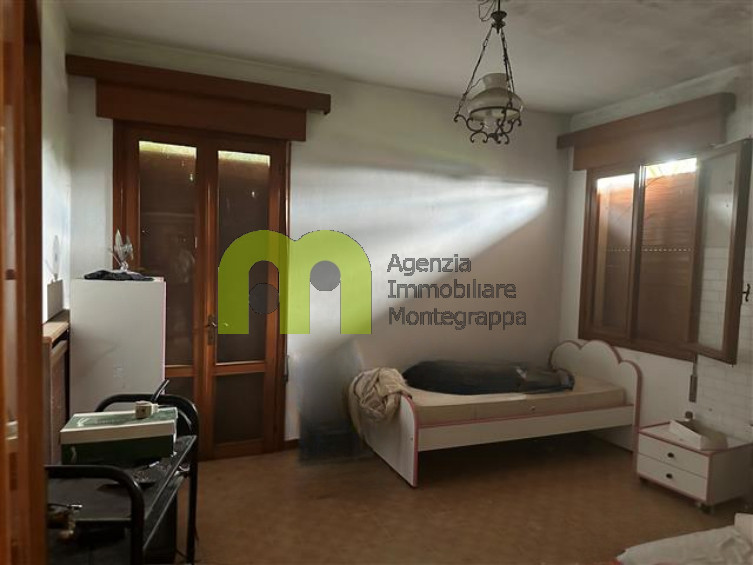 Immagine 11 di Villa in vendita  in Via Pacinotti a Piombino Dese