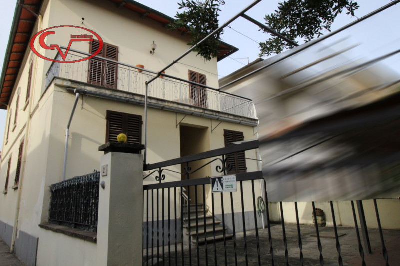 Immagine 31 di Casa indipendente in vendita  in Via Costituzione a San Giovanni Valdarno