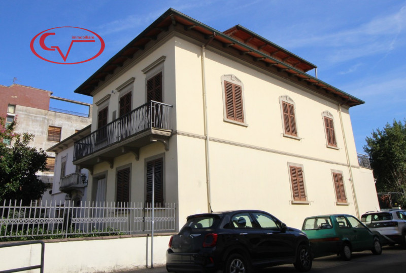 Immagine 33 di Casa indipendente in vendita  in Via Costituzione a San Giovanni Valdarno