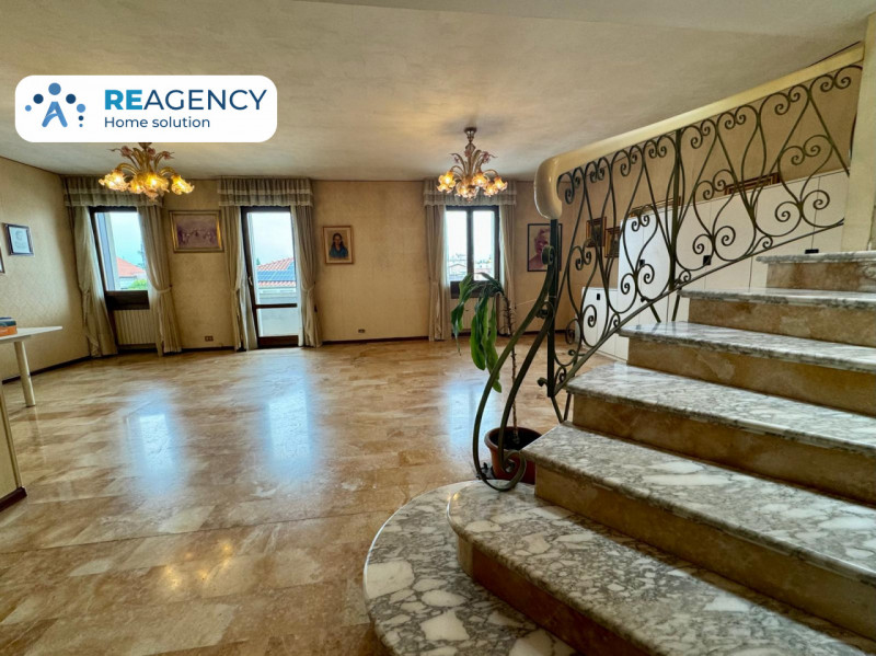 Immagine 6 di Attico in vendita  in via Dei Mille a Vicenza