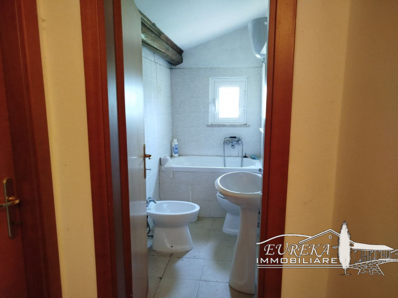 Immagine 21 di Casa indipendente in vendita  in piana a Castiglione Del Lago