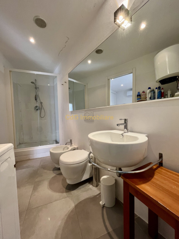 Immagine 27 di Appartamento in vendita  in VIA MARIO CEROLI a Olbia