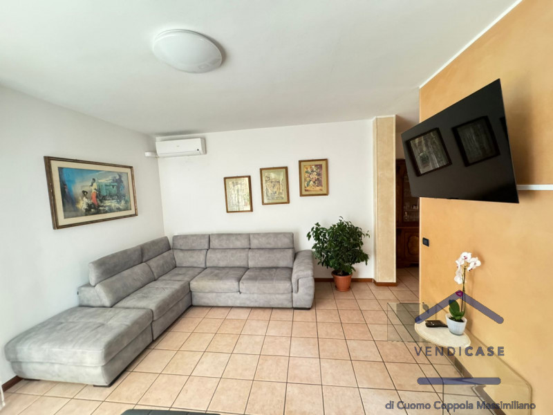 Immagine 2 di Appartamento in vendita  in VIA MARCHERSI, 11 a Desenzano Del Garda