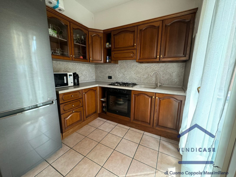 Immagine 3 di Appartamento in vendita  in VIA MARCHERSI, 11 a Desenzano Del Garda