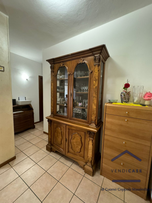 Immagine 6 di Appartamento in vendita  in VIA MARCHERSI, 11 a Desenzano Del Garda