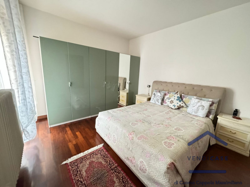 Immagine 10 di Appartamento in vendita  in VIA MARCHERSI, 11 a Desenzano Del Garda