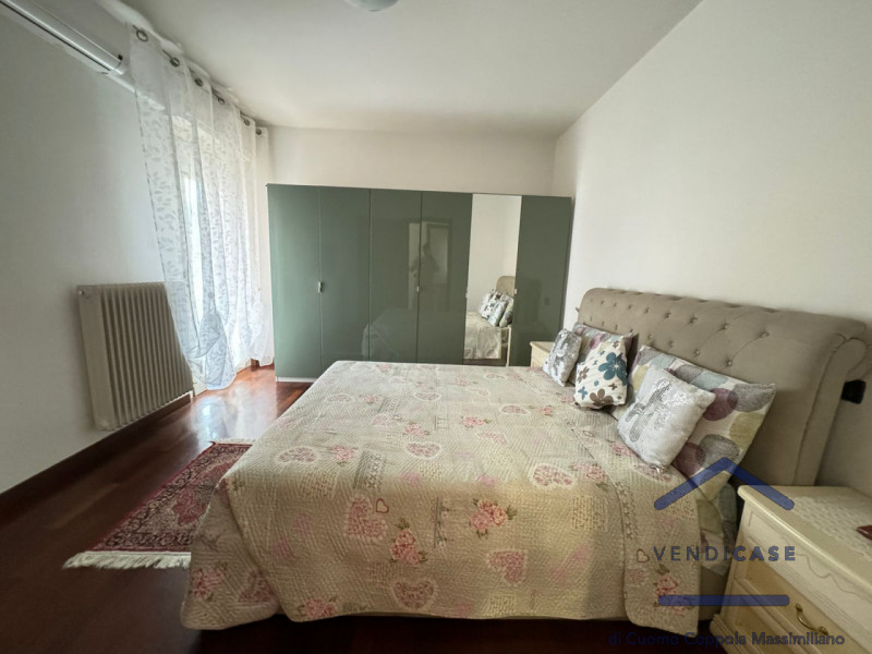 Immagine 11 di Appartamento in vendita  in VIA MARCHERSI, 11 a Desenzano Del Garda