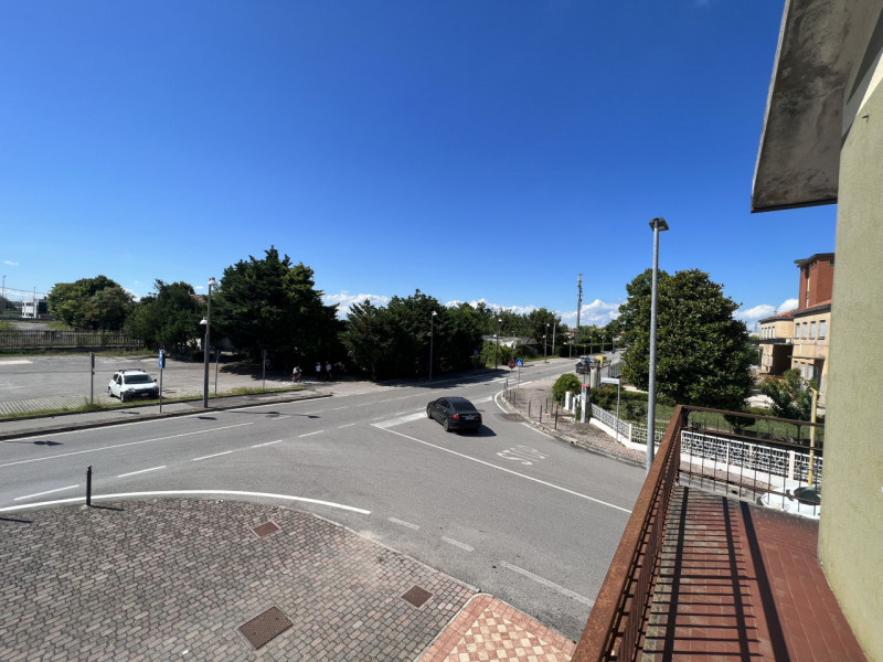 Immagine 2 di Appartamento in vendita  in Via Papa Giovanni XXIII 2 a Chioggia