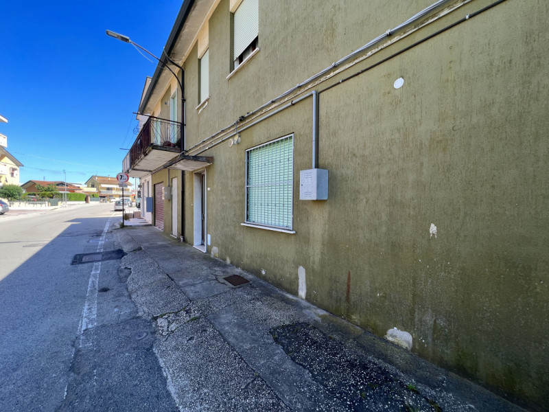 Immagine 25 di Appartamento in vendita  in Via Papa Giovanni XXIII 2 a Chioggia