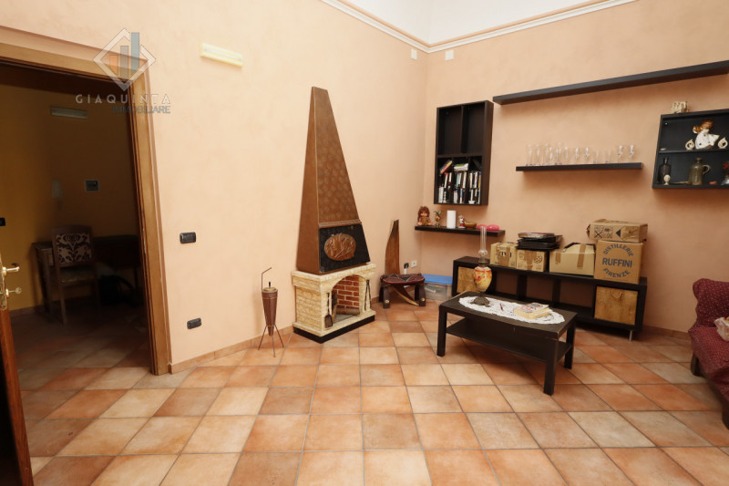 Immagine 6 di Casa indipendente in vendita  in Via Nicolosi n. 11 a Palagonia