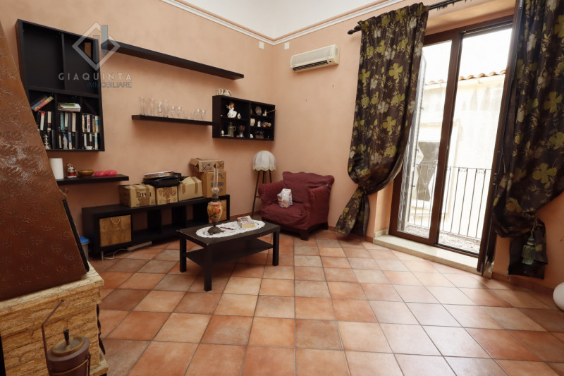 Immagine 9 di Casa indipendente in vendita  in Via Nicolosi n. 11 a Palagonia