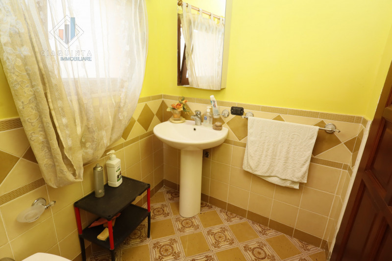 Immagine 15 di Casa indipendente in vendita  in Via Nicolosi n. 11 a Palagonia
