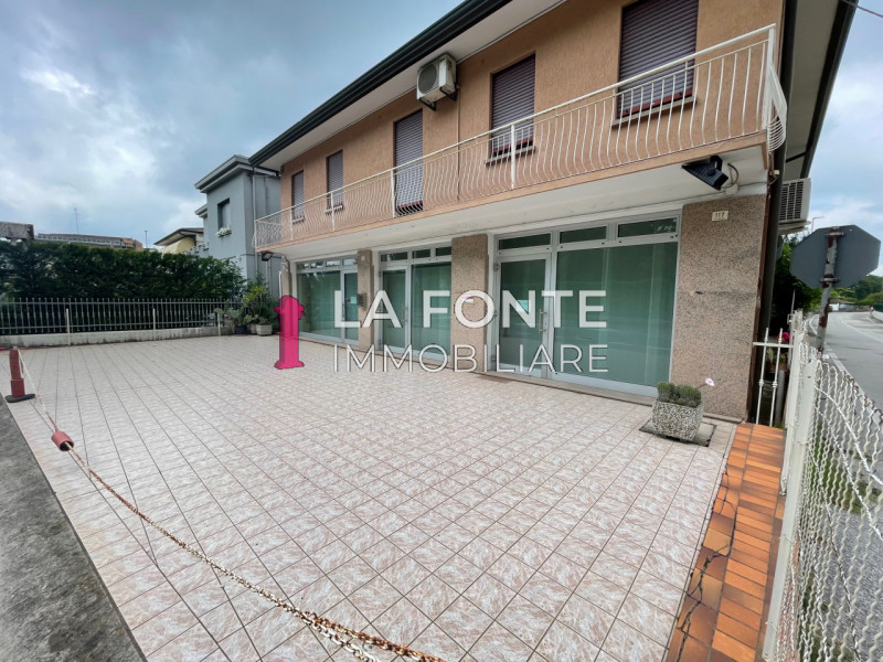 Immagine 2 di Ufficio in affitto  a Noventa Padovana